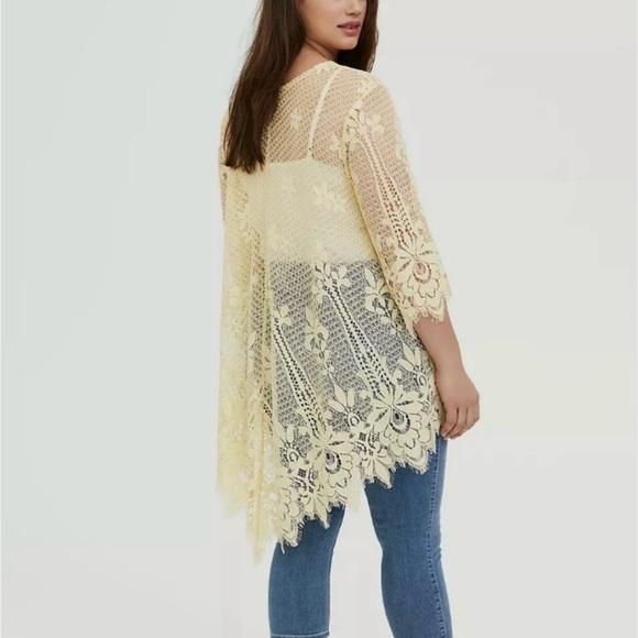 NEW Torrid Scalloped Lace Kimono 3X-4X 22-26 Yellow Open Front 3/4 Sleeves - Picture 2 of 9